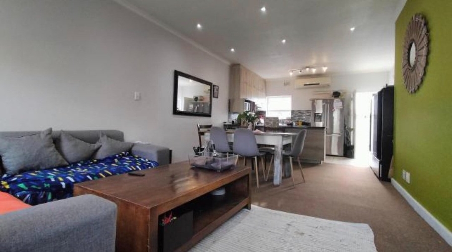 2 Bedroom Property for Sale in Zonnebloem Western Cape
